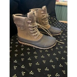 Bog boots women’s size 8 lace up